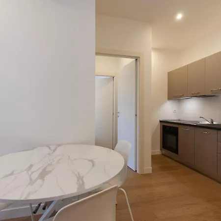 Youhosty - Gioia Tower View 公寓