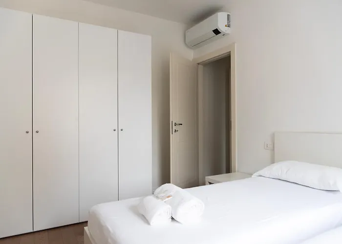 Youhosty - Gioia Tower View Apartament Mediolan