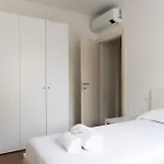 Youhosty - Gioia Tower View Διαμέρισμα Μιλάνο